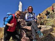 36 Alla Madonnina di vetta del Pietra Quadra oggi Pasquetta siamo in tanti